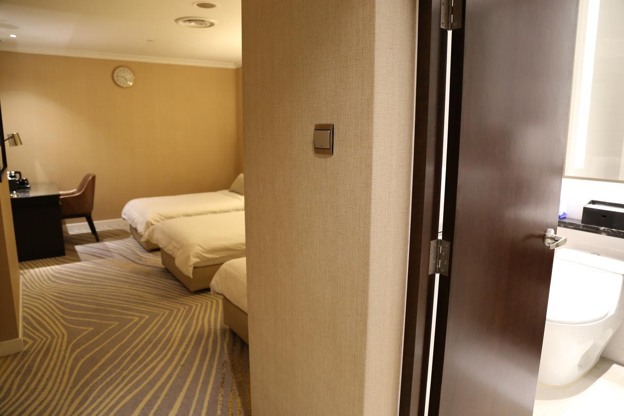 Ambassador Transit Hotel - Terminal 2 Singapore Exterior photo